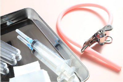 採血など検査の様子